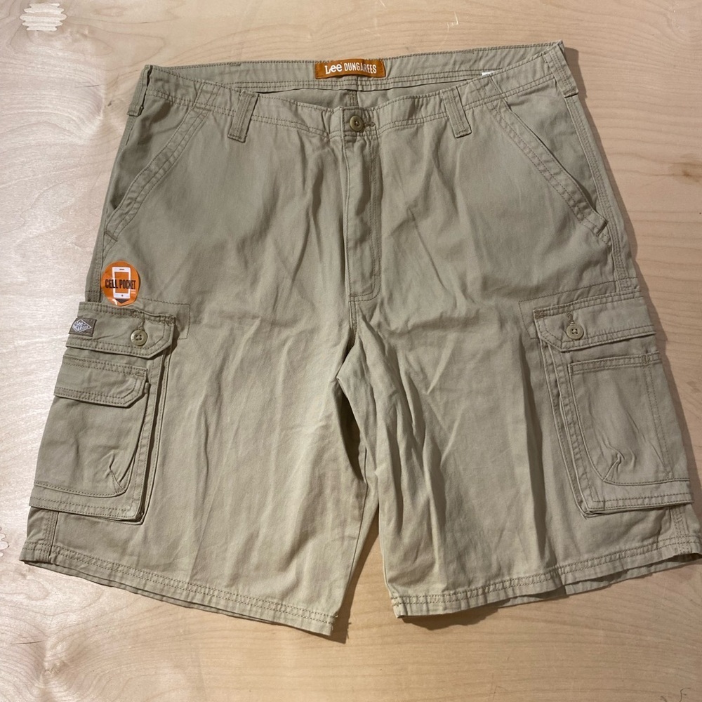 Lee Dungarees Men's Olive Cargo Shorts 40 (PB)